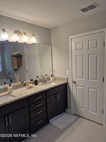 6093 HYDE PARK Circle, Jacksonville, FL 32210