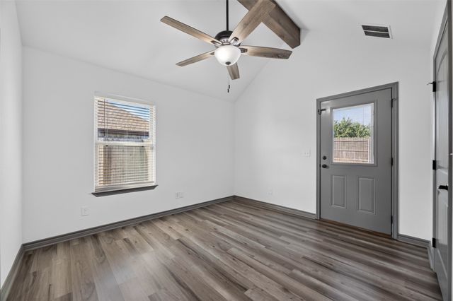 2316 Woodview Trail, Granbury, TX 76048