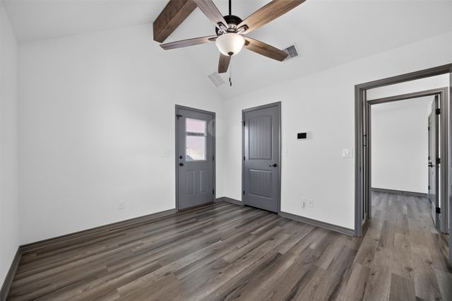 2316 Woodview Trail, Granbury, TX 76048