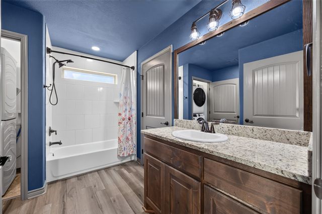 2316 Woodview Trail, Granbury, TX 76048