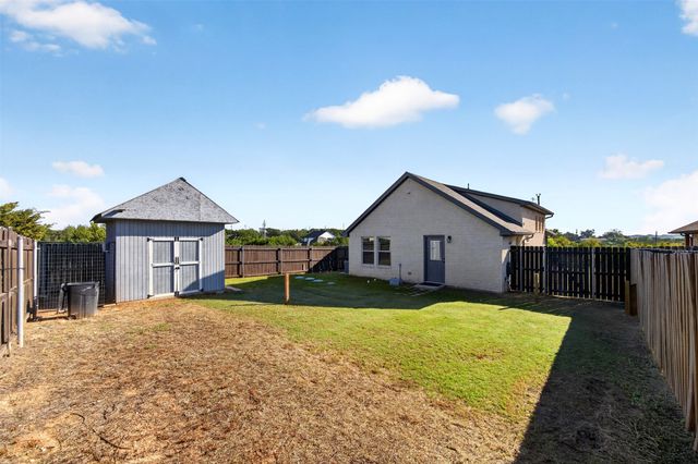 2316 Woodview Trail, Granbury, TX 76048