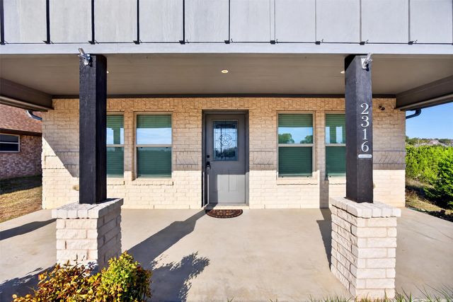 2316 Woodview Trail, Granbury, TX 76048