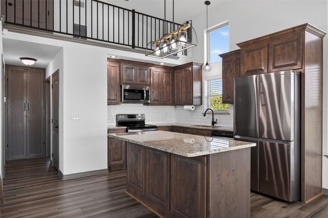 2316 Woodview Trail, Granbury, TX 76048