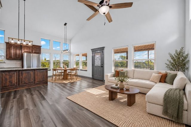 2316 Woodview Trail, Granbury, TX 76048