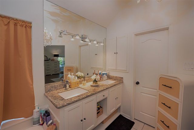 2442 Fairway Pointe Drive, League City, TX 77573