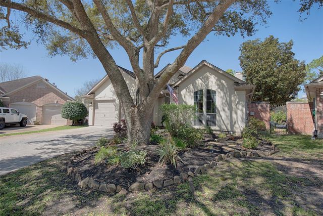 2442 Fairway Pointe Drive, League City, TX 77573