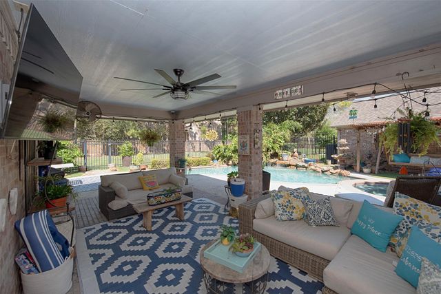 2442 Fairway Pointe Drive, League City, TX 77573