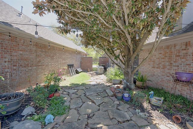 2442 Fairway Pointe Drive, League City, TX 77573