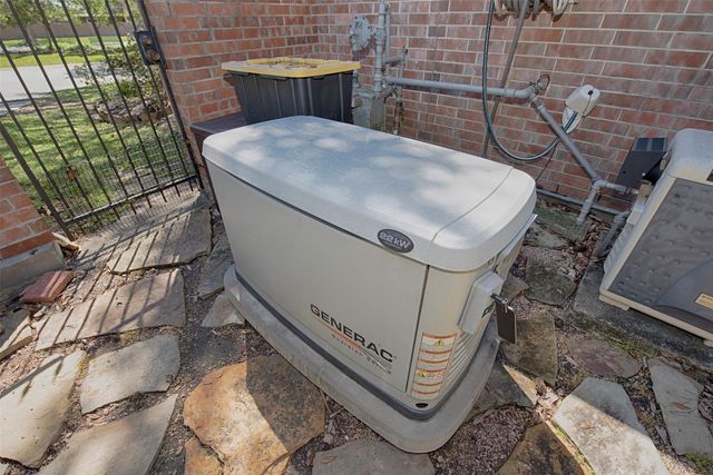 2442 Fairway Pointe Drive, League City, TX 77573