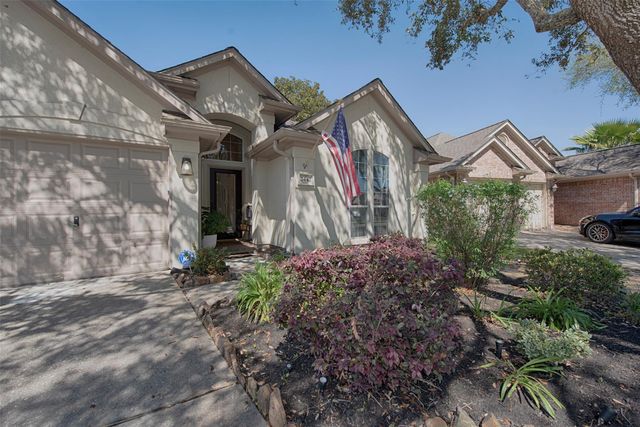 2442 Fairway Pointe Drive, League City, TX 77573