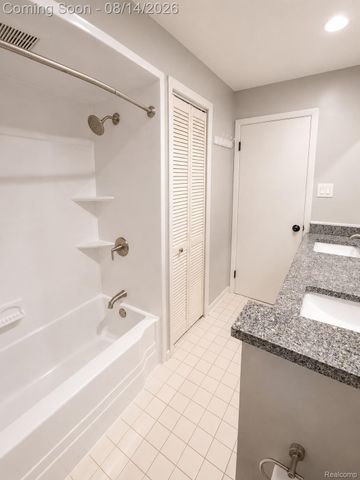1111 Ashover Drive, Bloomfield Hills, MI 48304