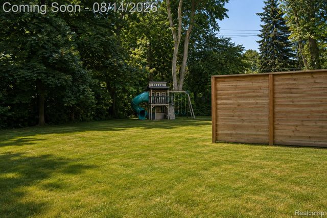 1111 Ashover Drive, Bloomfield Hills, MI 48304