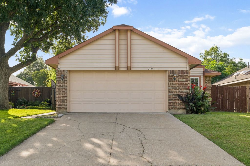 2141 Stradivarius Lane, Carrollton, TX 75007