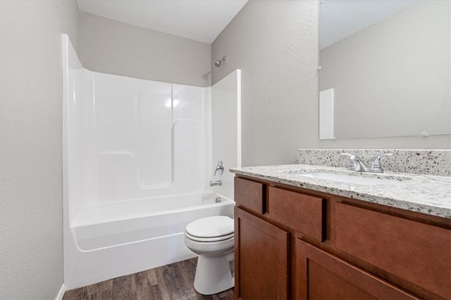 7851 Bridgegate Avenue, Springdale, AR 72762