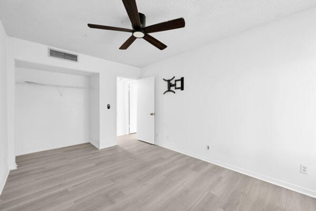 150 Pineview Road J6, Jupiter, FL 33469