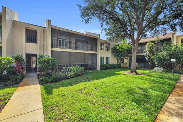 150 Pineview Road J6, Jupiter, FL 33469
