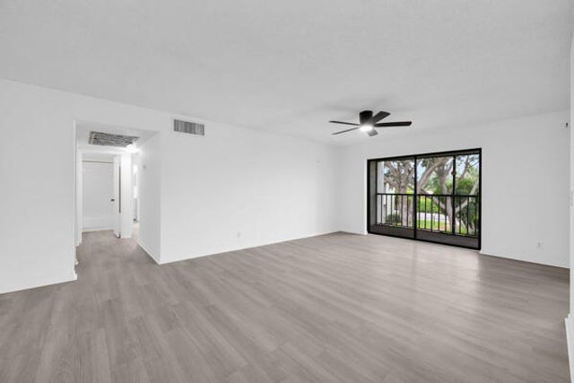 150 Pineview Road J6, Jupiter, FL 33469