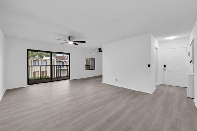 150 Pineview Road J6, Jupiter, FL 33469