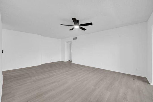 150 Pineview Road J6, Jupiter, FL 33469