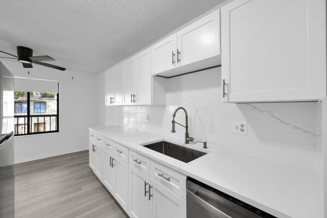 150 Pineview Road J6, Jupiter, FL 33469