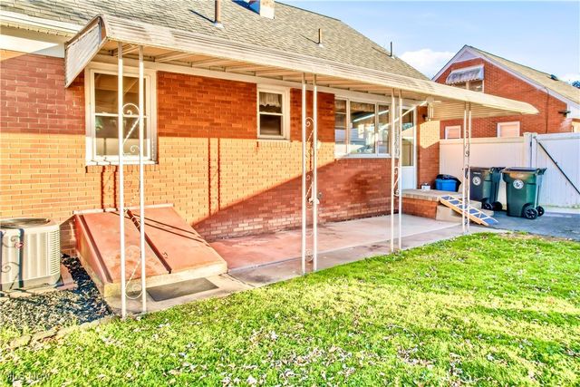 894 Eastland Avenue SE, Warren, OH 44484