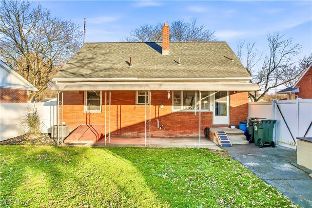 894 Eastland Avenue SE, Warren, OH 44484