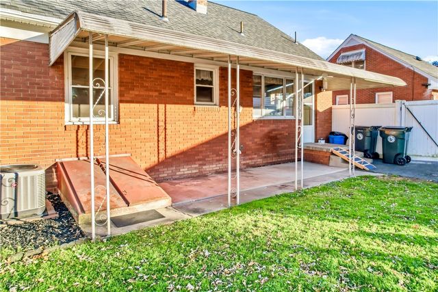 894 Eastland Avenue SE, Warren, OH 44484