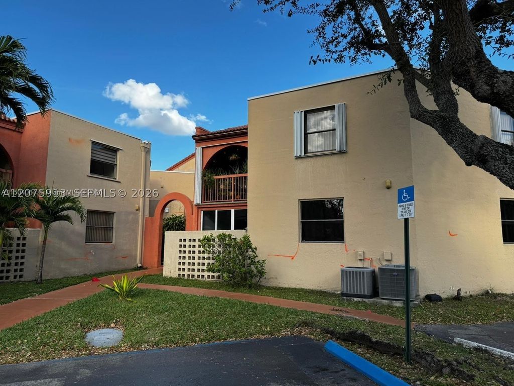 10257 NW 9th St Cir 102-10, Miami, FL 33172