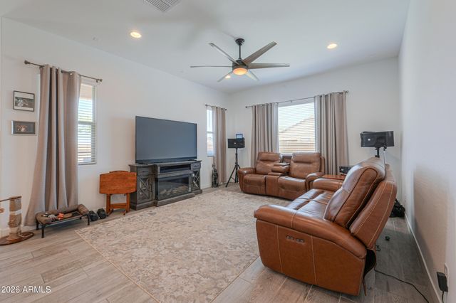 489 E EMERALD Drive, Casa Grande, AZ 85122