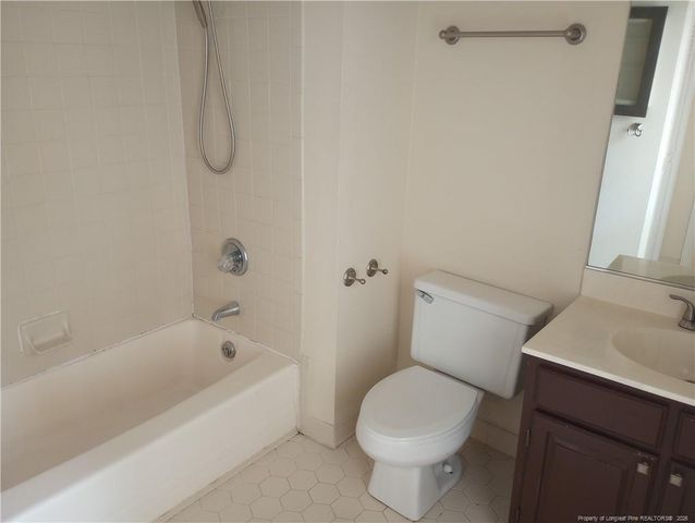 702 Marketview Court, Fayetteville, NC 28301
