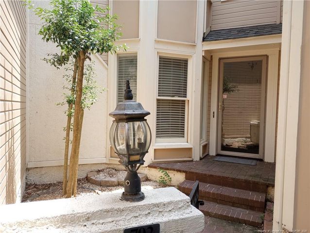702 Marketview Court, Fayetteville, NC 28301