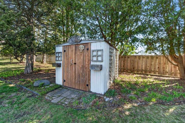 5150 River Road, Waunakee, WI 53597