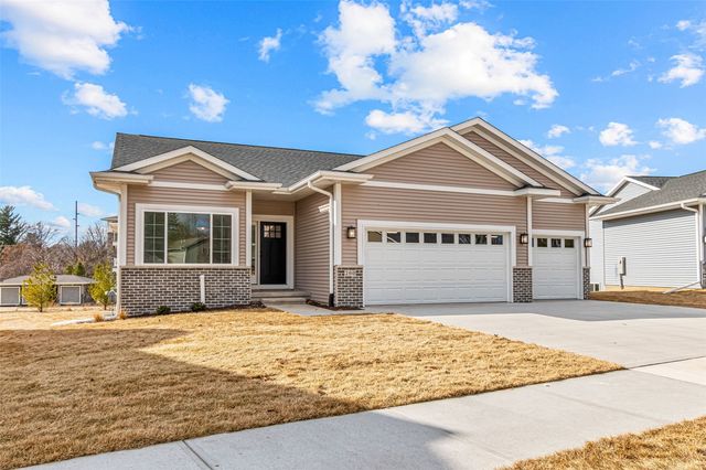 260 Pine Grove Lane, Iowa City, IA 52246