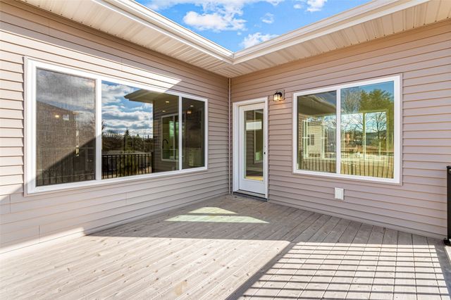 260 Pine Grove Lane, Iowa City, IA 52246