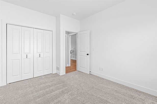 260 Pine Grove Lane, Iowa City, IA 52246