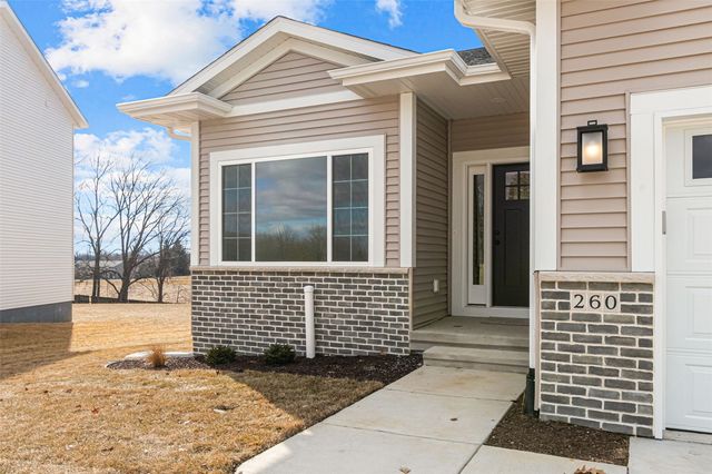 260 Pine Grove Lane, Iowa City, IA 52246