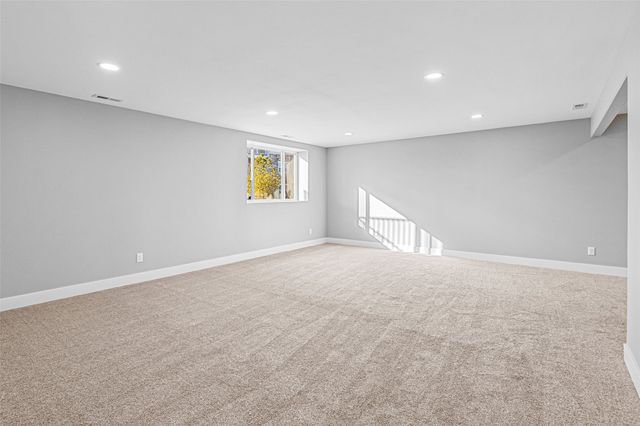 260 Pine Grove Lane, Iowa City, IA 52246