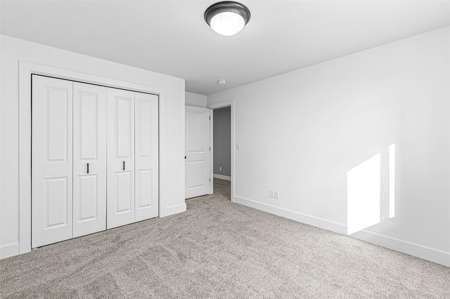 260 Pine Grove Lane, Iowa City, IA 52246