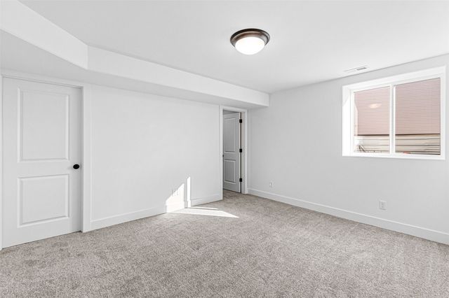 260 Pine Grove Lane, Iowa City, IA 52246