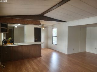 401 Comstock Rd 9, Sutherlin, OR 97479