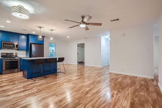 507 Seminole DR, Austin, TX 78745