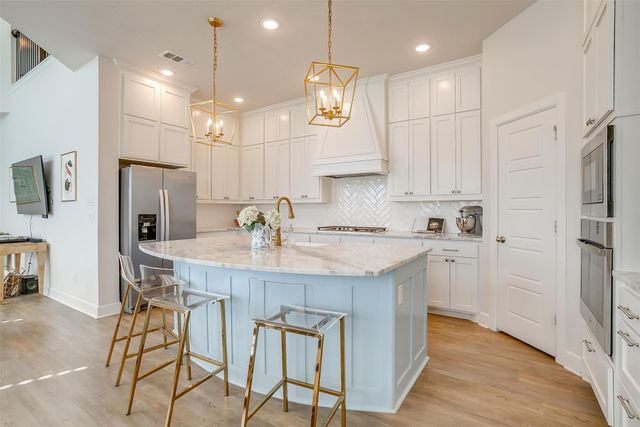 14300 Walsh Avenue, Fort Worth, TX 76008