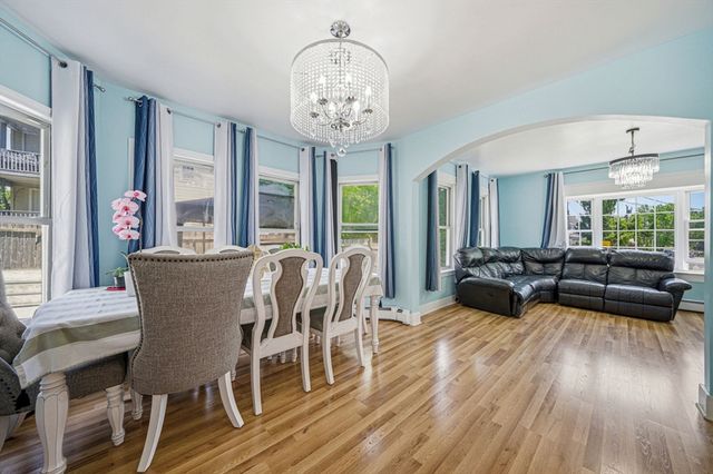 17 Forest Ave, Plymouth, MA 02360
