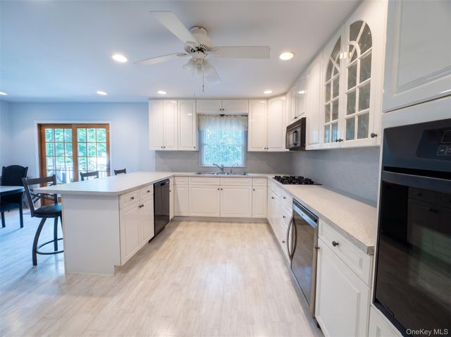128 James Street, Massapequa, NY 11758