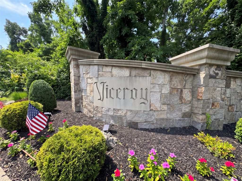 128 James Street, Massapequa, NY 11758 — photo 2