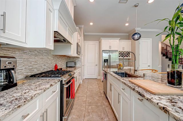 23 Silver Rock Drive, Tomball, TX 77375