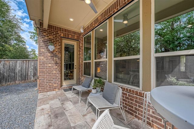 23 Silver Rock Drive, Tomball, TX 77375