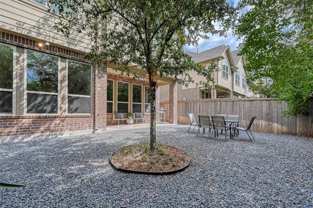23 Silver Rock Drive, Tomball, TX 77375