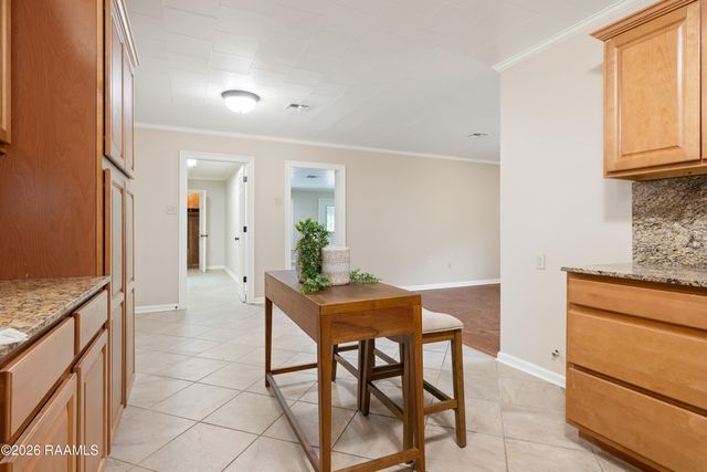 206 Paul Boudreaux Road, Lafayette, LA 70506