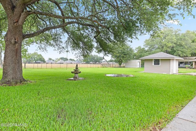 206 Paul Boudreaux Road, Lafayette, LA 70506